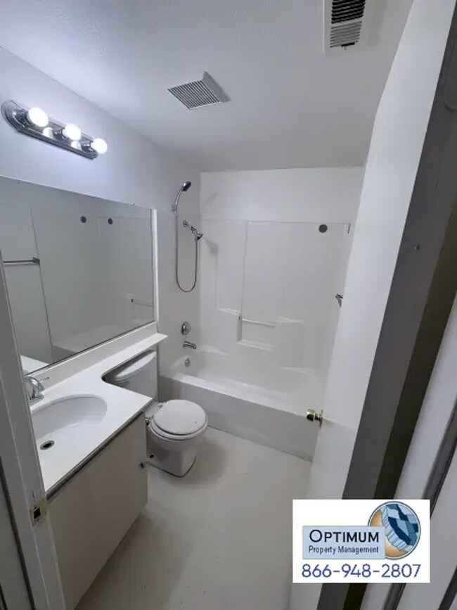 Building Photo - Spacious 4-Bedroom Home with Fireplace & Large Backyard