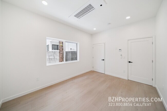 Building Photo - 1513 S Hayworth Ave
