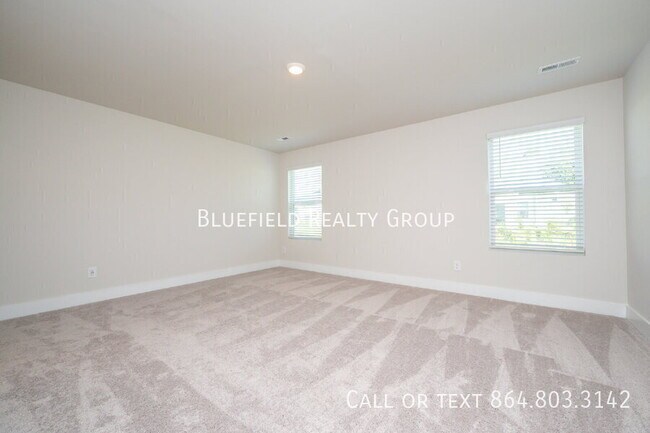 Building Photo - 69 Galley Ln