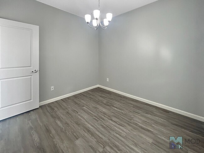 Building Photo - $0 DEPOSIT OPTION. SPACIOUS 4-BEDROOM, 3.5...