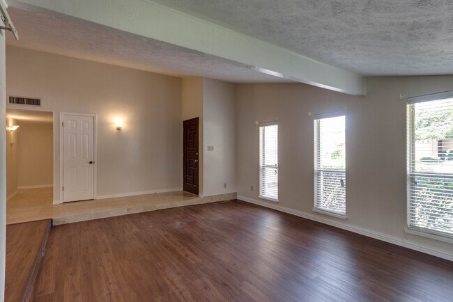 Building Photo - COMING SOON - FANTASTIC NORTH BEDFORD LOCATION
