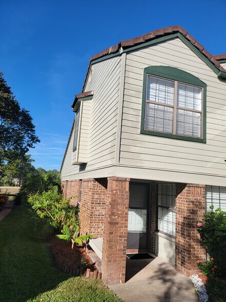 Building Photo - 160 Palm Sparrow Ct