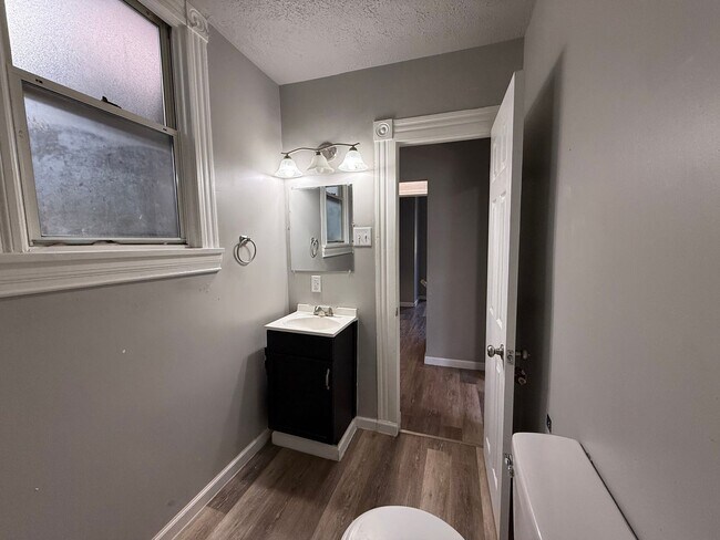 Building Photo - 129 3rd Ave