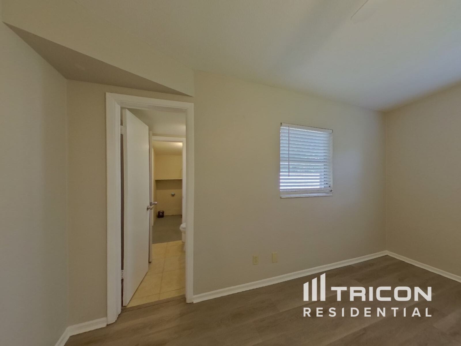 Building Photo - 2869 Webley Dr NE