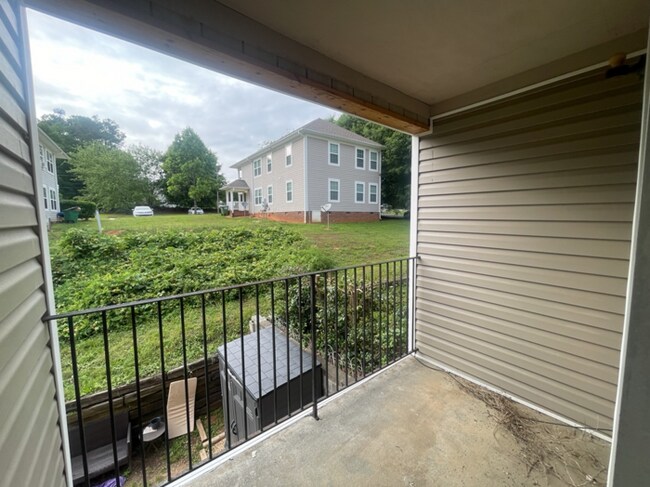 Building Photo - 3 bedroom Apartment for rent