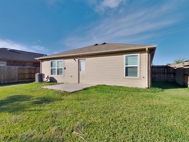 Building Photo - 821 Painted Bison Dr