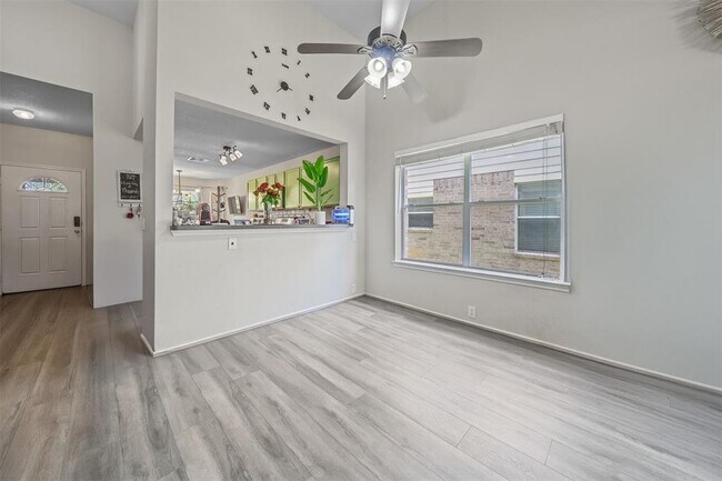 Building Photo - 5739 Baldwin Elm St