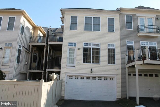 Building Photo - 24907 Earlsford Dr