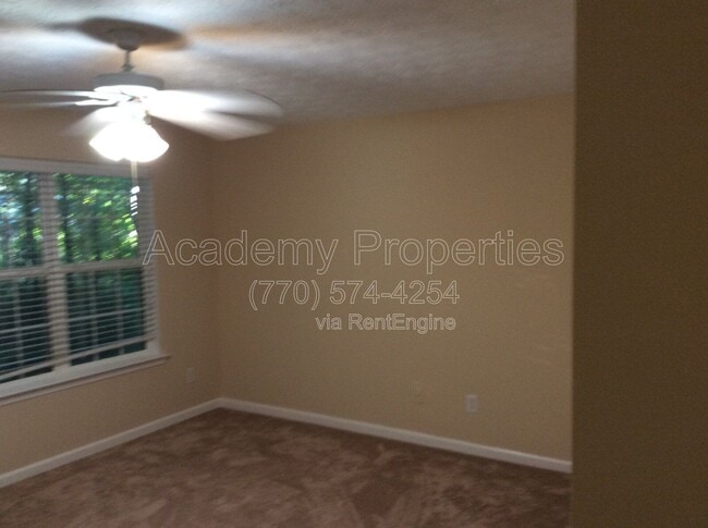 Building Photo - 4015 Yellow Pine Ct