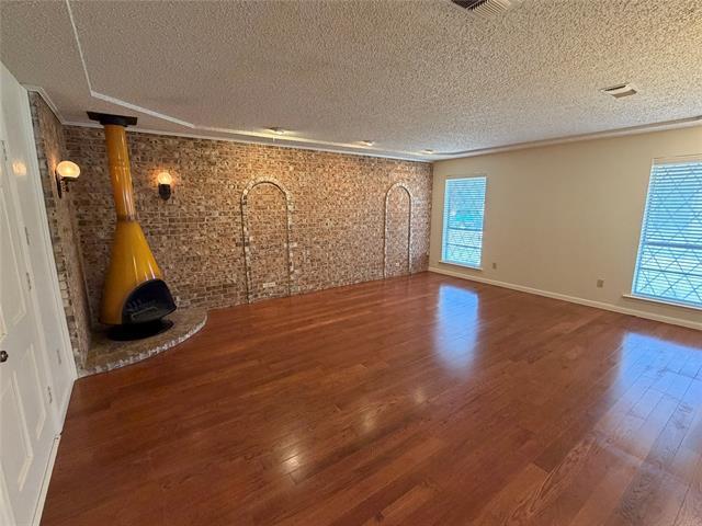 Building Photo - 821 E Hwy 199