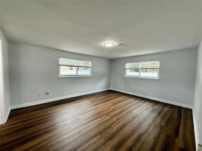 Building Photo - 901 Concord St