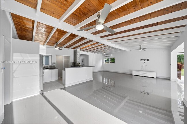Building Photo - 11665 W Biscayne Canal Rd