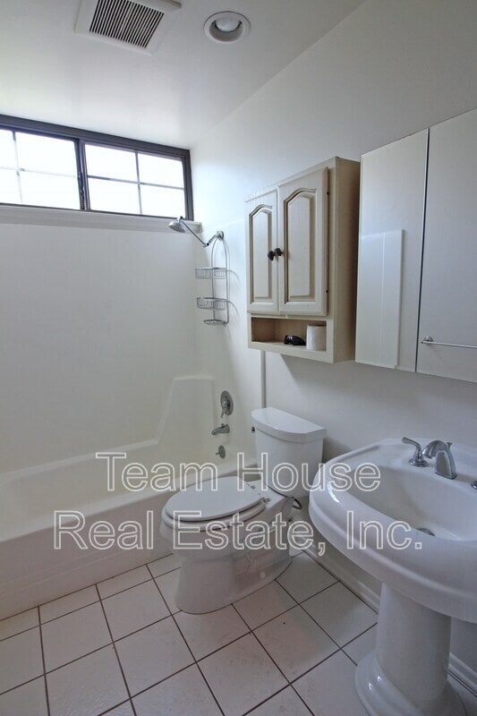 Building Photo - 25433 Plaza Escovar