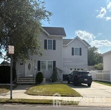 Building Photo - 532 Ridgeway Ave