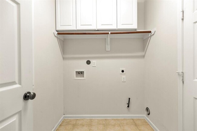 Building Photo - 7211 Desert Oaks Ct