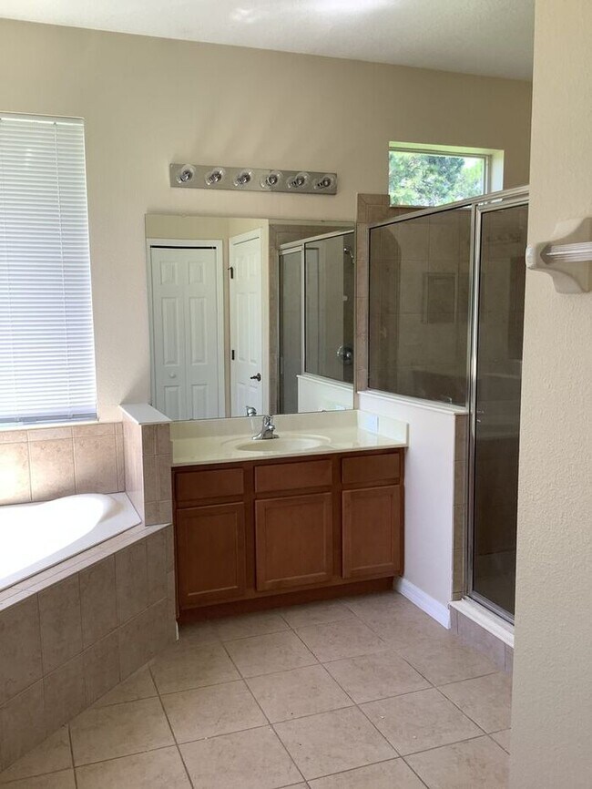 Building Photo - $200 off 1st mo rent! NEWBURY PARK -9157 Leeland Archer Blvd. Orlando, FL 32836