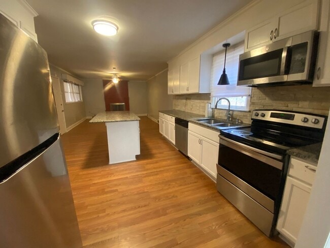 Building Photo - Atrium Park