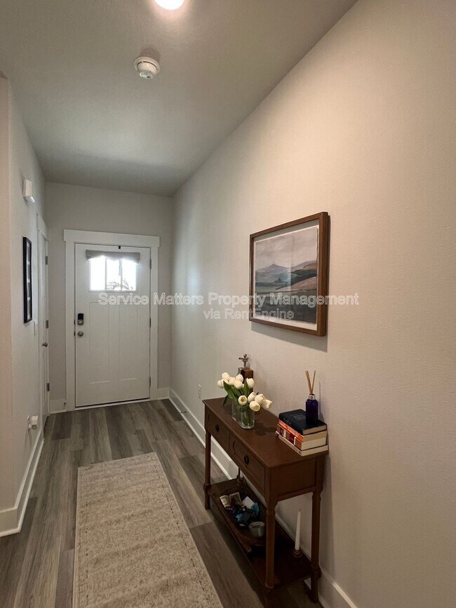 Building Photo - 5881 Cactus Dr