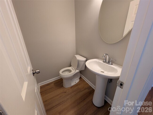 Building Photo - 3331 Donovan Pl