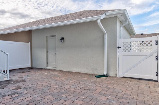 Building Photo - 15627 Water Spring Blvd