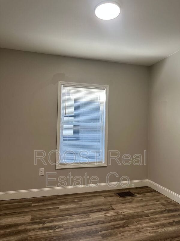 Building Photo - 31 Dana Ave