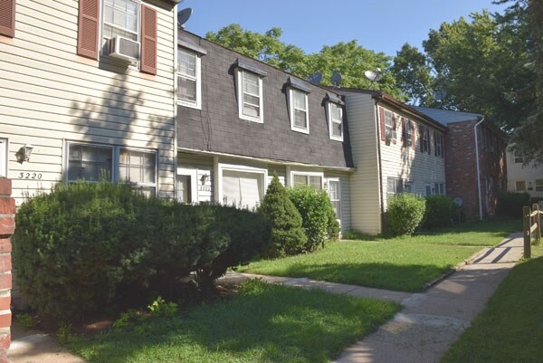 Primary Photo - 3220-3266 Southern Ave