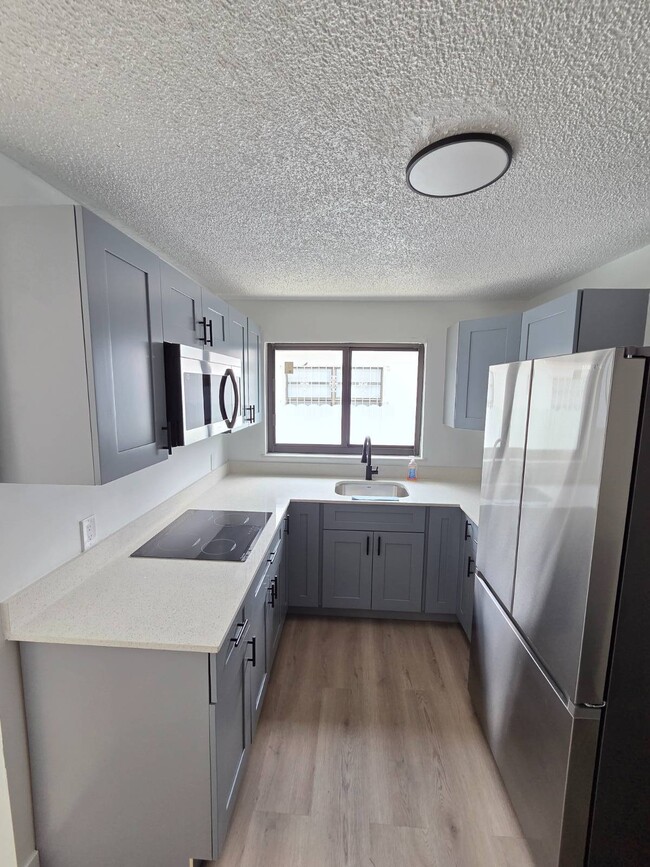 Building Photo - 141 W 31st St