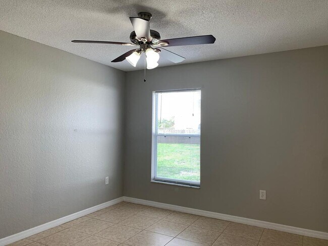Building Photo - 6017 Live Oak Drive