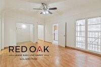 Building Photo - 400 S Kenmore Ave