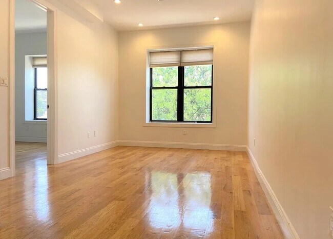 Building Photo - 534 New Lots Ave