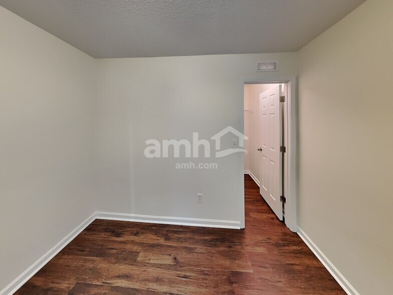Building Photo - 15634 Lakepoint Forest Dr