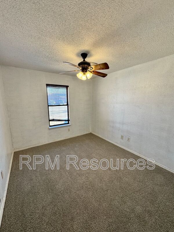 Building Photo - 8317 Woodhue Dr