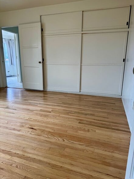 Building Photo - 803 Van Nuys St