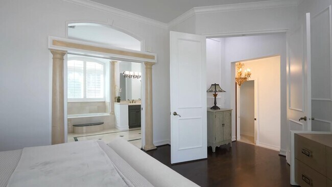 Building Photo - 451 Surfside Ln