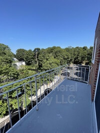 Building Photo - 106 Broad St