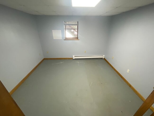 Building Photo - For Rent – 4 Bed, 2 Bath Home w/ Garage & ...