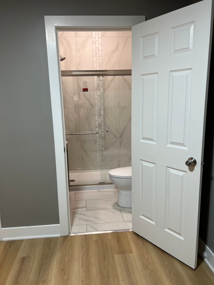Bathroom entry - 3001 W 41st St