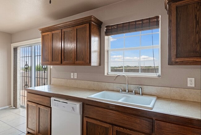 Building Photo - 271 Vista Hermosa