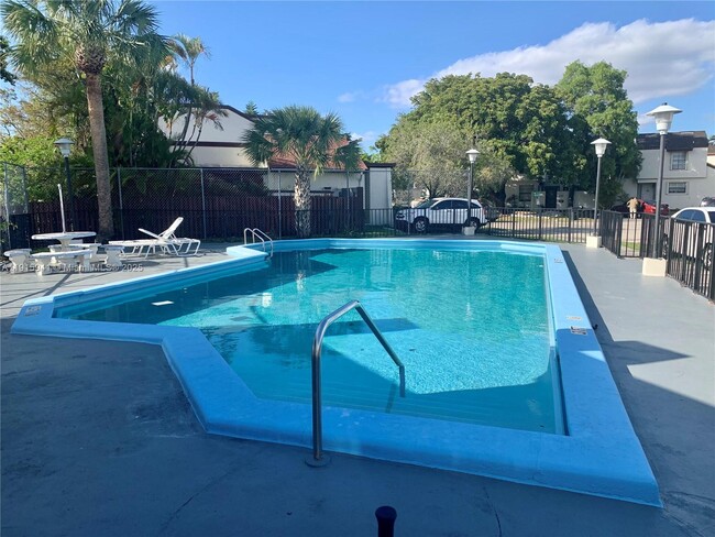 Building Photo - 487 NW 98th Ct