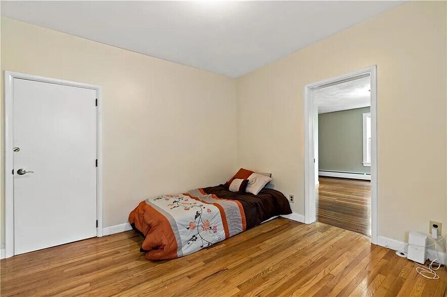 Bedroom 2 - 102 Francis Ave