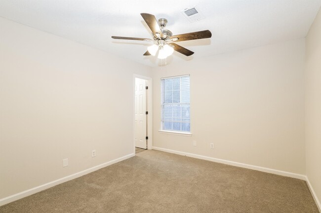Building Photo - 4793 Northwood Hills Dr