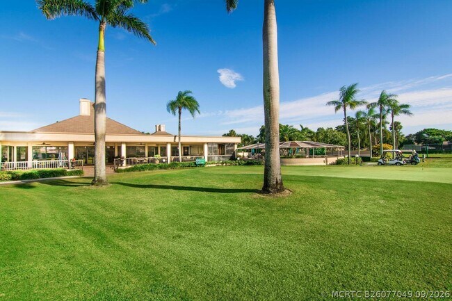 Building Photo - 5355 10th Fairway Dr