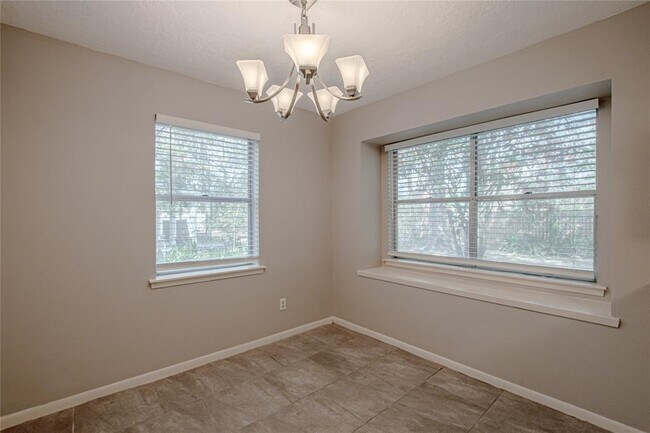 Building Photo - 223 Normal Park Dr