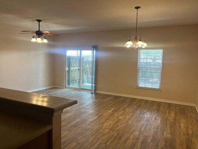 Building Photo - 1411 Beaver Run Rd