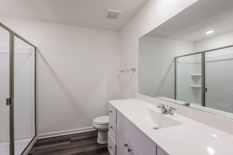 Building Photo - 5713 Texas Palm Dr