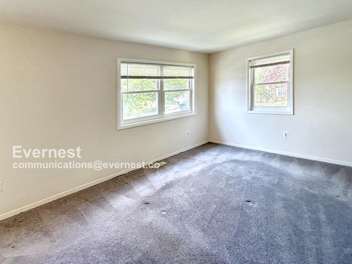 Building Photo - 1382 Ironwood St