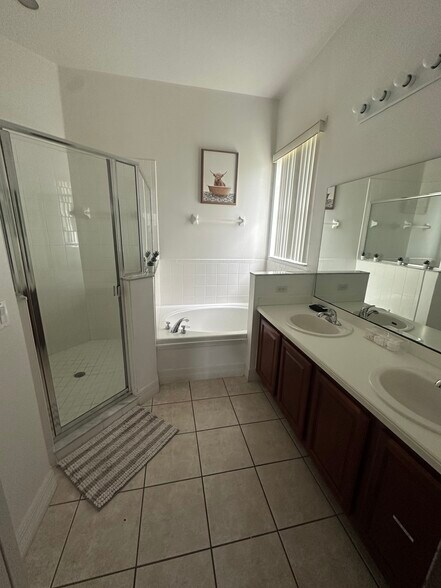 Building Photo - 2726 Formosa Blvd