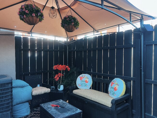 Building Photo - 532 Cesar E Chavez Pky