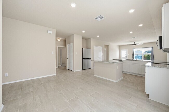 Building Photo - Spacious & Move-In Ready Rental in 78252 – Easy Access to Major Highways