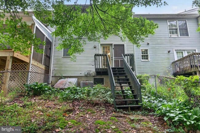 Building Photo - 8 Cypress Dr